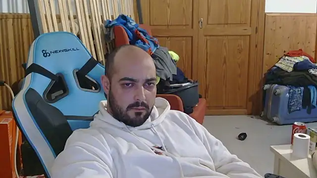 Snapshot of chicomallorca96 chatting on February 2, 7:01 pm chicomallorca96 online show from February 2, 7:01 pm