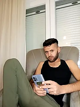 Snapshot of miranilayda chatting on December 2, 1:25 am miranilayda online show from December 2, 1:25 am