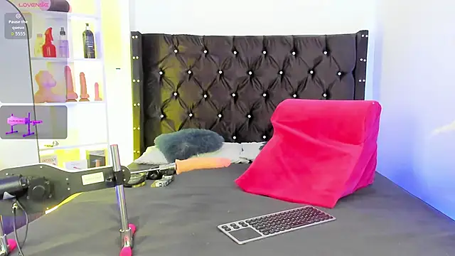 Snapshot of Duriel_ chatting on November 9, 1:04 am Duriel online show from November 9, 1:04 am