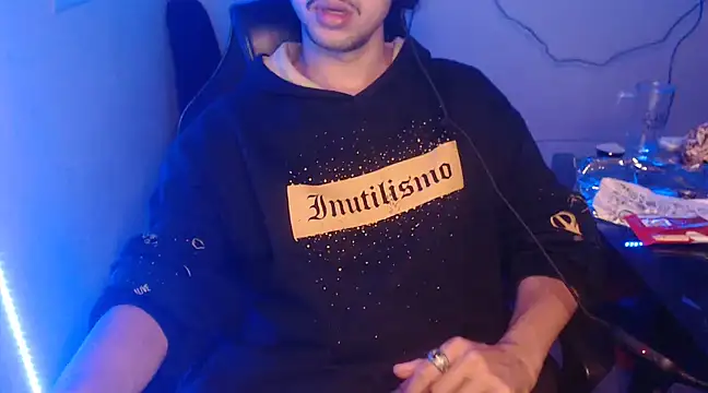 Snapshot of anjonoturno1 chatting on December 15, 6:18 am anjonoturno1 online show from December 15, 6:18 am