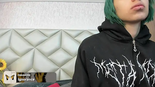 Im gaia online show from November 23, 12:05 pm