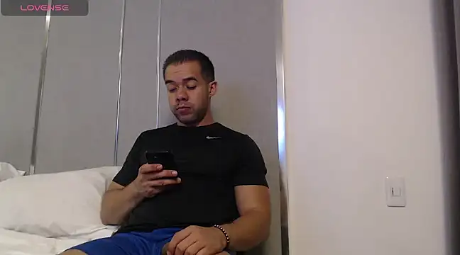 Snapshot of FaustoCock chatting on December 28, 4:08 am FaustoCock online show from December 28, 4:08 am