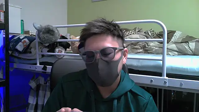 Snapshot of Owl1216 chatting on January 31, 11:24 am Owl1216 online show from January 31, 11:24 am