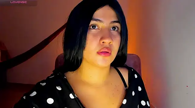 Snapshot of Alice_sunce chatting on January 13, 8:26 am Alice sunce online show from January 13, 8:26 am