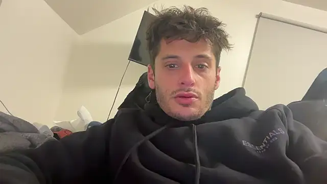 Snapshot of Dylansd chatting on October 31, 2:34 am Dylansd online show from October 31, 2:34 am