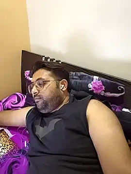 hardyloves online show from December 17, 9:16 pm