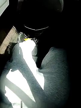 fonsi05 online show from April 9, 9:36 am