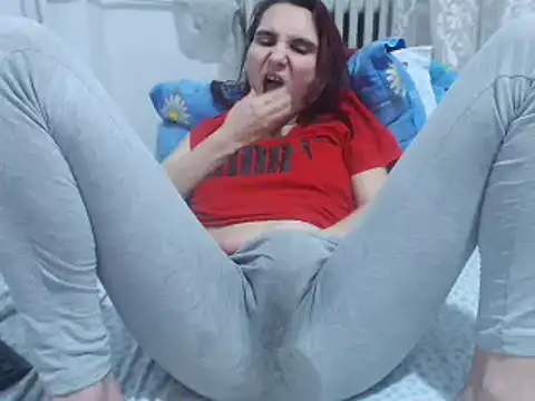 pussywetsquirty online show from December 16, 7:15 am