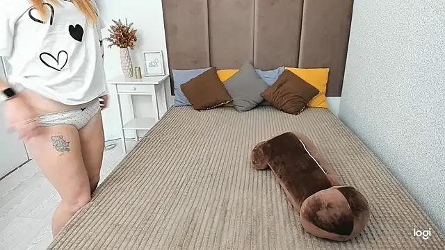 BettyBloom69 online show from October 11, 4:33 am