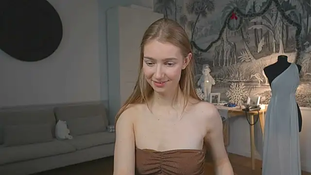 Snapshot of solar_bella chatting on December 24, 1:28 pm solar bella online show from December 24, 1:28 pm