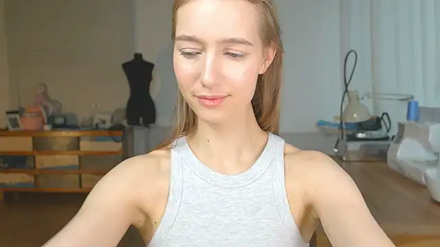 Snapshot of solar_bella chatting on January 19, 1:44 pm solar bella online show from January 19, 1:44 pm