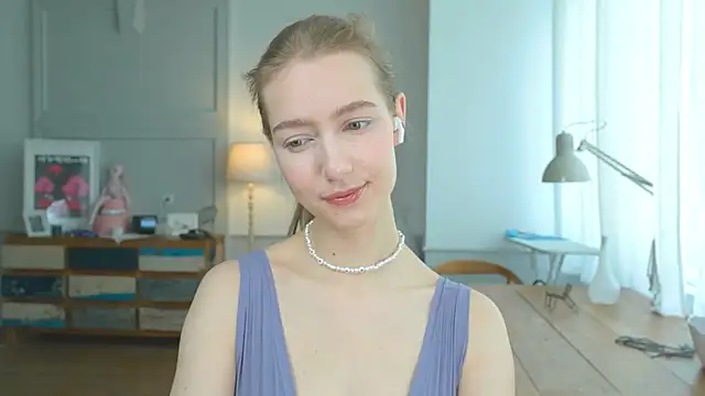 Snapshot of solar_bella chatting on January 26, 11:50 am solar bella online show from January 26, 11:50 am