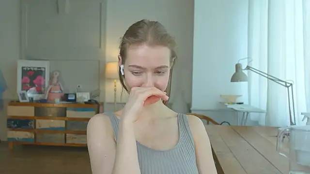 Snapshot of solar_bella chatting on January 29, 12:56 pm solar bella online show from January 29, 12:56 pm