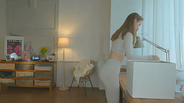 Snapshot of solar_bella chatting on February 2, 2:24 pm solar bella online show from February 2, 2:24 pm