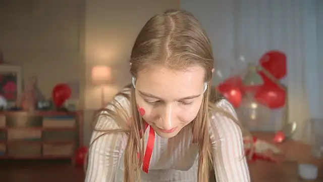 Snapshot of solar_bella chatting on February 14, 3:05 pm solar bella online show from February 14, 3:05 pm