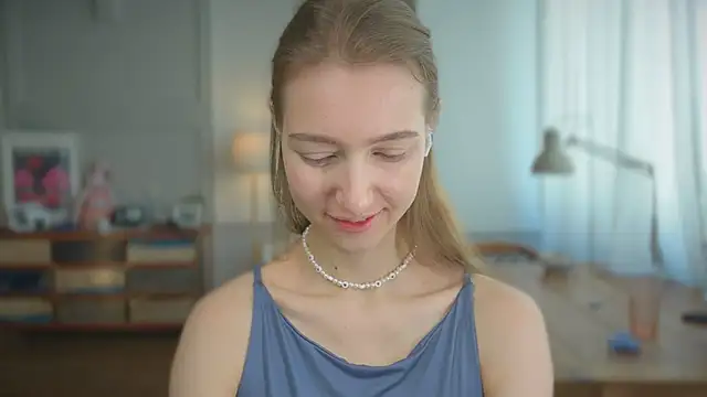 Snapshot of solar_bella chatting on February 25, 11:08 am solar bella online show from February 25, 11:08 am