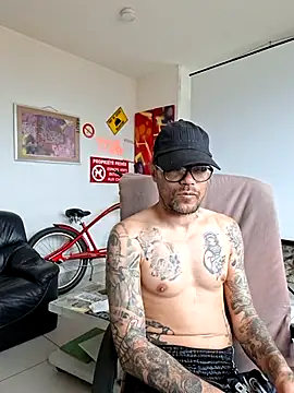 mileflav0r online show from April 30, 9:37 am