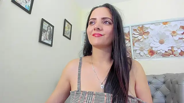 Snapshot of gaby_flow chatting on January 16, 9:27 am gaby flow online show from January 16, 9:27 am