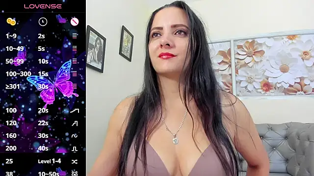 Snapshot of gaby_flow chatting on January 17, 9:06 am gaby flow online show from January 17, 9:06 am