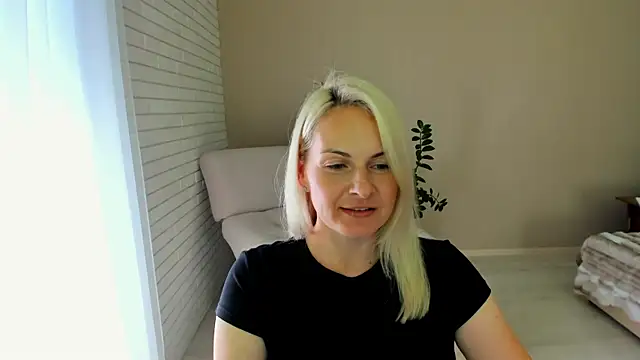 Snapshot of Alicee_Gracee chatting on September 23, 8:06 am Alicee Gracee online show from September 23, 8:06 am