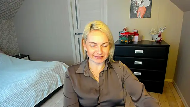 Alicee Gracee online show from December 4, 9:29 am