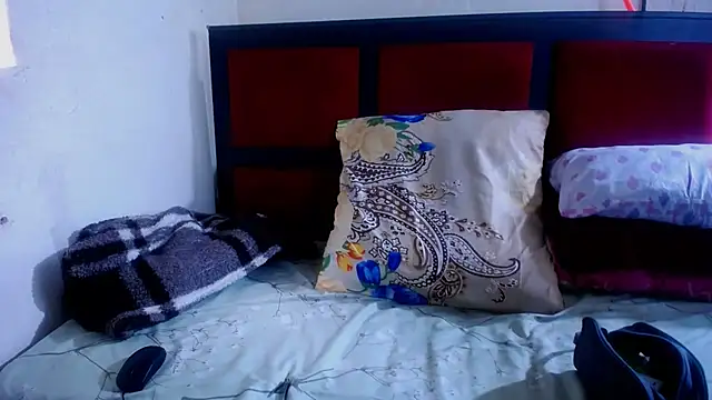 Snapshot of MaximTease24 chatting on October 12, 1:21 pm MaximTease24 online show from October 12, 1:21 pm