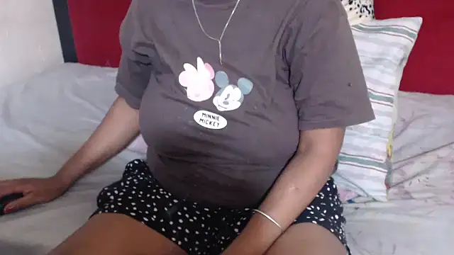 Snapshot of MaximTease24 chatting on May 8, 9:31 pm MaximTease24 online show from May 8, 9:31 pm