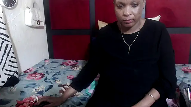 Snapshot of MaximTease24 chatting on May 13, 10:23 am MaximTease24 online show from May 13, 10:23 am