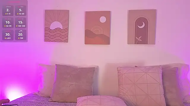 Snapshot of Mia_Heartt chatting on December 20, 1:40 pm Mia Heartt online show from December 20, 1:40 pm