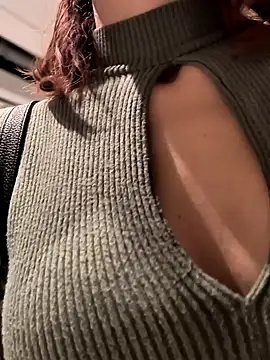 beaverwoman online show from December 22, 2:06 pm