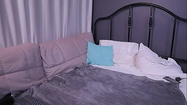 Snapshot of IsadoraDunkan chatting on January 18, 2:47 am IsadoraDunkan online show from January 18, 2:47 am