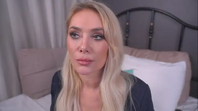 Snapshot of IsadoraDunkan chatting on March 15, 5:08 am IsadoraDunkan online show from March 15, 5:08 am