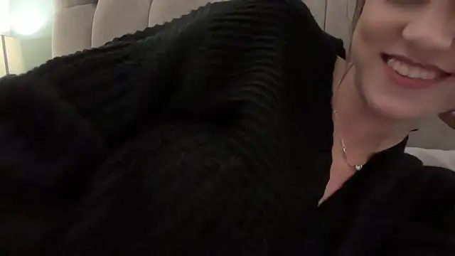 LustfulLuna  online show from December 2, 4:31 pm