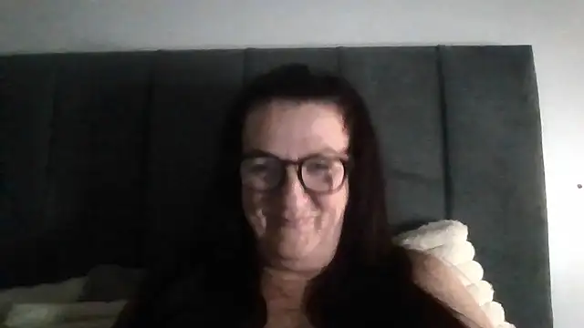 Snapshot of Tillieuk chatting on June 10, 8:19 pm Tillieuk online show from June 10, 8:19 pm