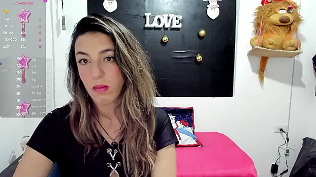 queen-natty online show from December 4, 1:36 am