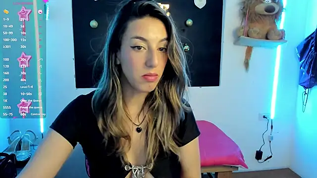 queen-natty online show from December 4, 4:43 am