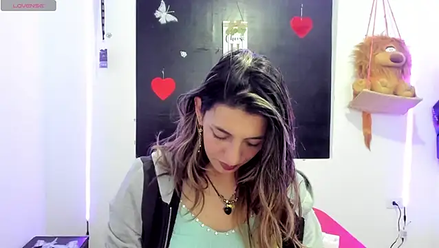 queen-natty online show from January 10, 4:33 am