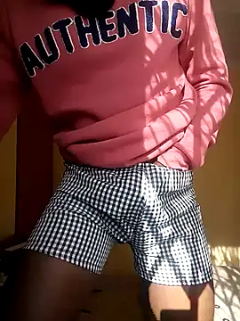 Snapshot of FuckMeNice24 chatting on December 8, 5:29 am FuckMeNice24 online show from December 8, 5:29 am