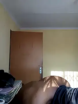 Snapshot of FuckMeNice24 chatting on February 6, 5:25 am FuckMeNice24 online show from February 6, 5:25 am