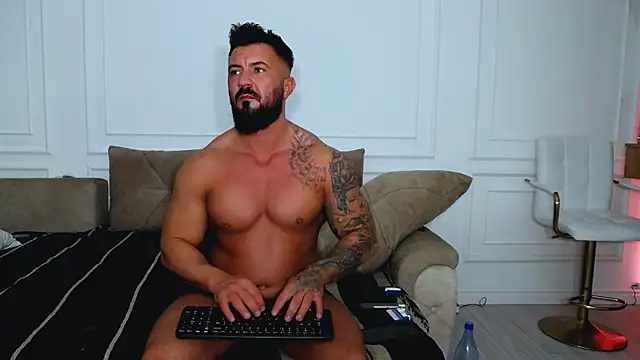 Snapshot of UrsuKing chatting on February 8, 10:51 pm UrsuKing online show from February 8, 10:51 pm