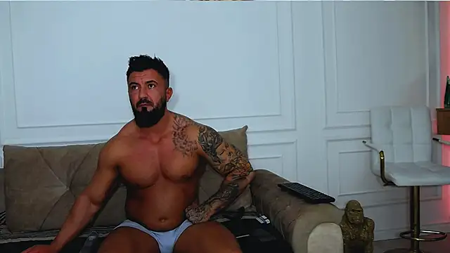 Snapshot of UrsuKing chatting on February 13, 7:52 pm UrsuKing online show from February 13, 7:52 pm