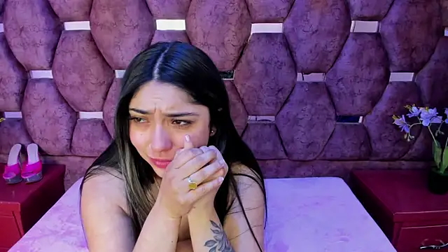 Lucy Anall  online show from October 18, 10:10 pm