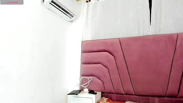 Snapshot of Brianrosex chatting on October 28, 3:21 am Brianrosex online show from October 28, 3:21 am