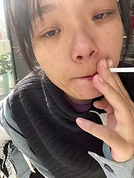 Snapshot of Bella0815 chatting on December 23, 2:45 am Bella0815 online show from December 23, 2:45 am