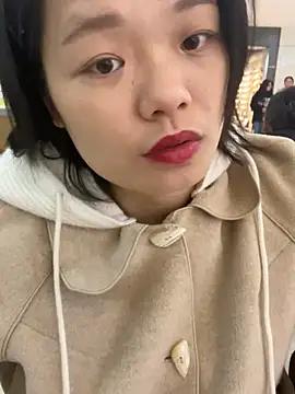 Snapshot of Bella0815 chatting on February 19, 7:39 am Bella0815 online show from February 19, 7:39 am