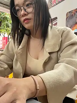 Bella0815 online show from December 2, 9:03 am