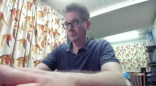 Snapshot of tilobinder chatting on January 3, 1:25 pm tilobinder online show from January 3, 1:25 pm