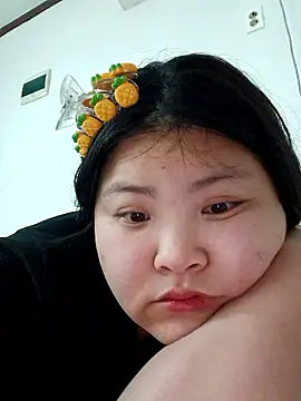 hello098712 online show from February 12, 9:37 am