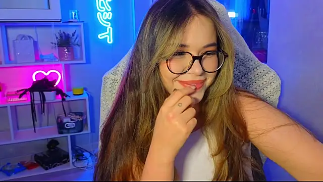 Snapshot of CutiePie3 chatting on September 15, 10:43 pm CutiePie3 online show from September 15, 10:43 pm