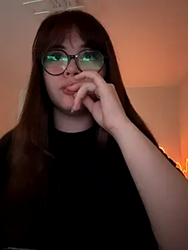 Snapshot of CutiePie3 chatting on December 3, 6:32 am CutiePie3 online show from December 3, 6:32 am